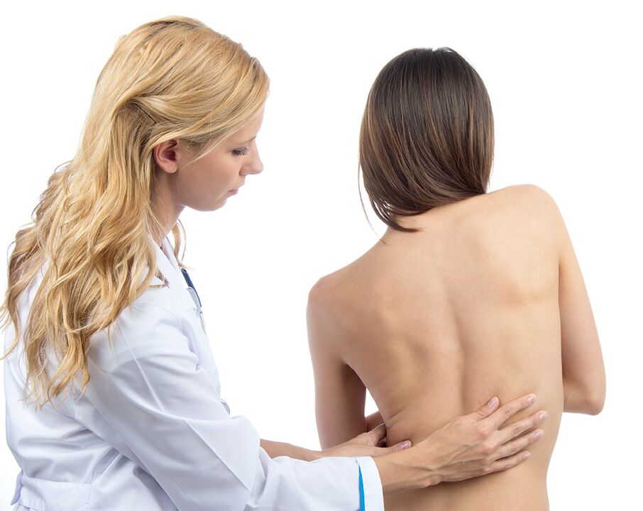 ärztliche Untersuchung auf Rückenschmerzen